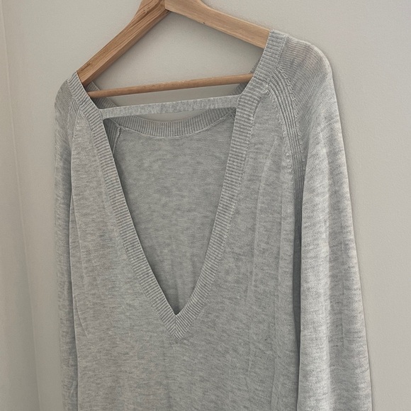 lululemon athletica Light Gray Long Sleeve backless Sweater - Picture 5 of 10